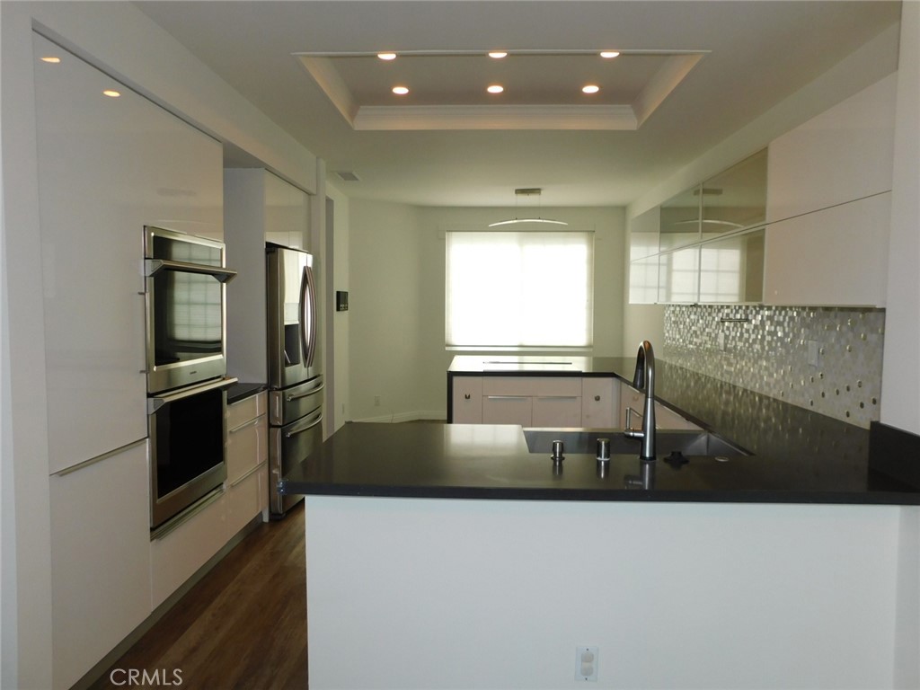 5 Lakefront Property Photo 8