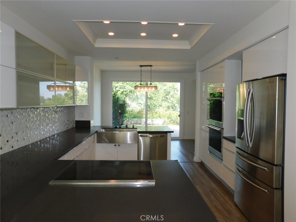 5 Lakefront Property Photo 9