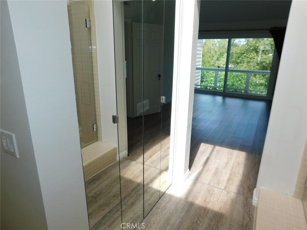5 Lakefront Property Photo 18