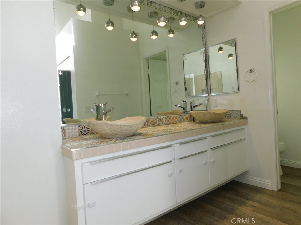 5 Lakefront Property Photo 21