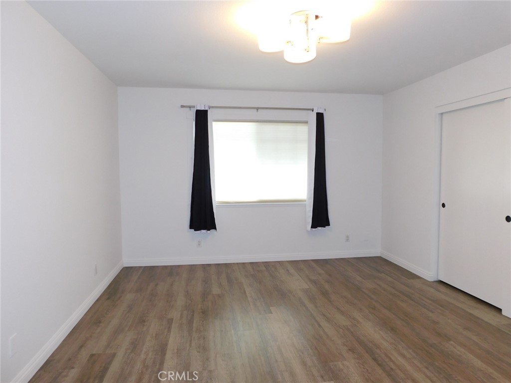 5 Lakefront Property Photo 28