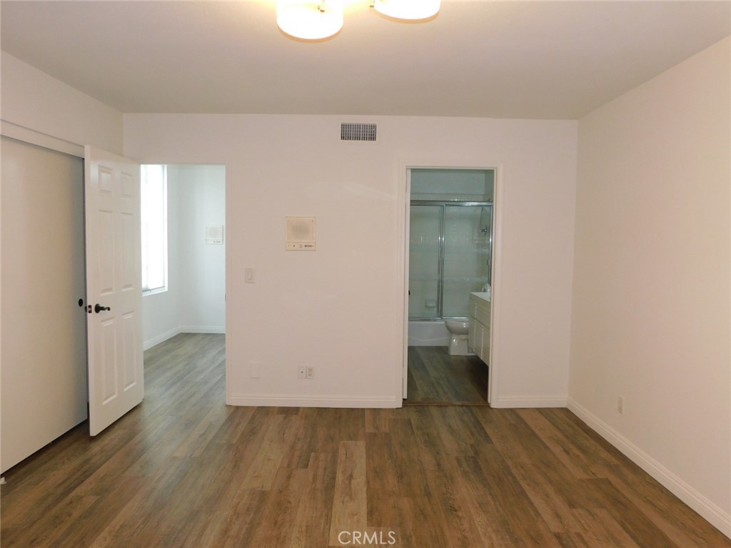 5 Lakefront Property Photo 29