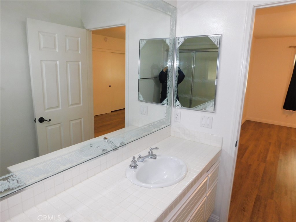 5 Lakefront Property Photo 31
