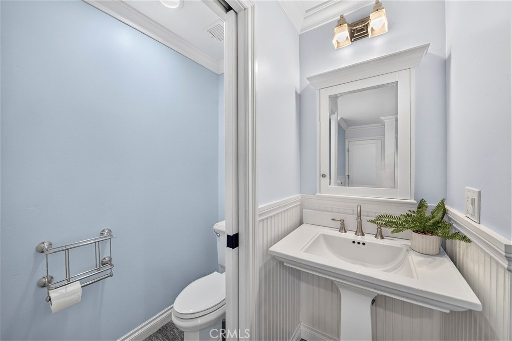 2816 Woodbine Avenue Property Photo 34