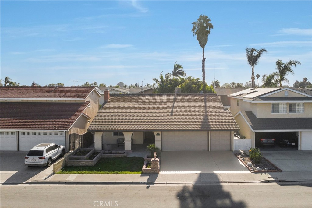 8101 Redford Lane Property Photo 3