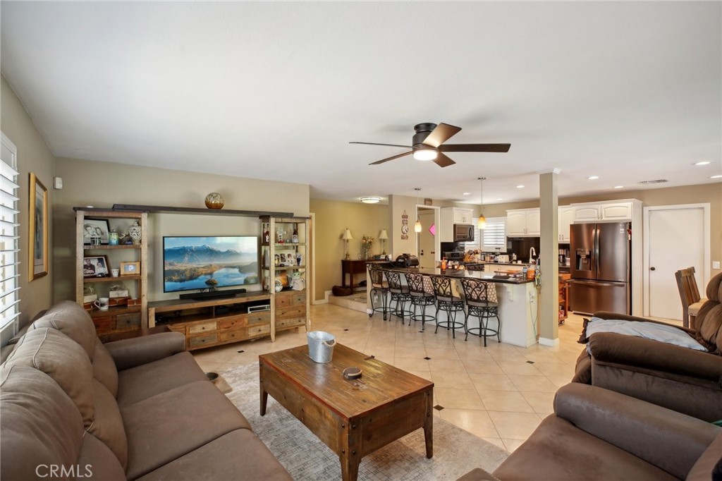 105 N Trevor Street Property Photo 3