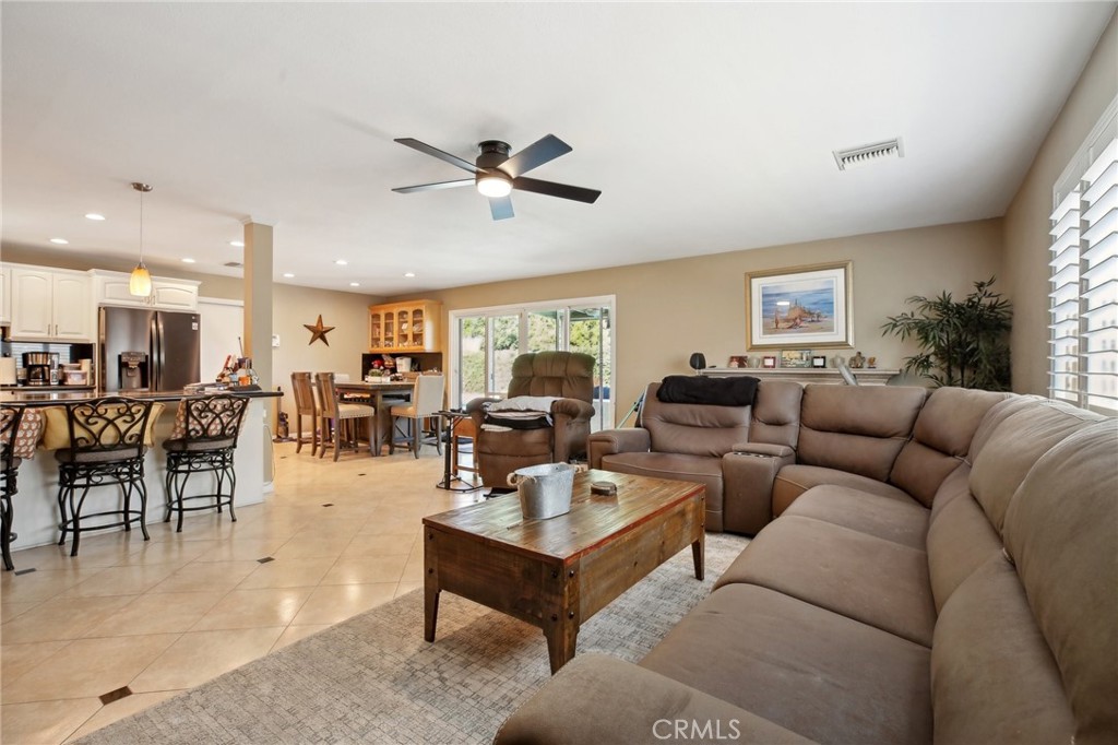 105 N Trevor Street Property Photo 4