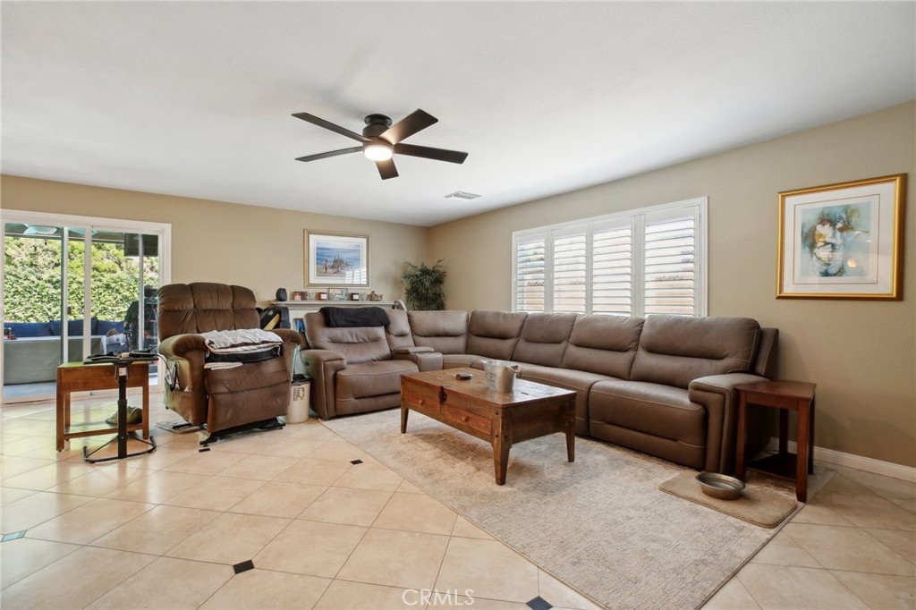 105 N Trevor Street Property Photo 7