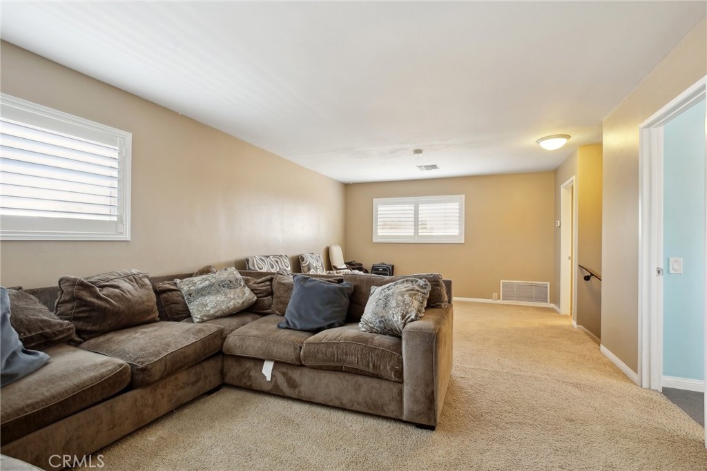 105 N Trevor Street Property Photo 19