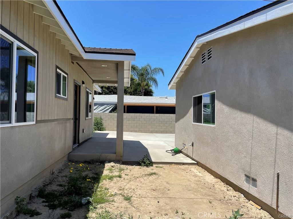 2302 W La Verne Avenue Property Photo 6