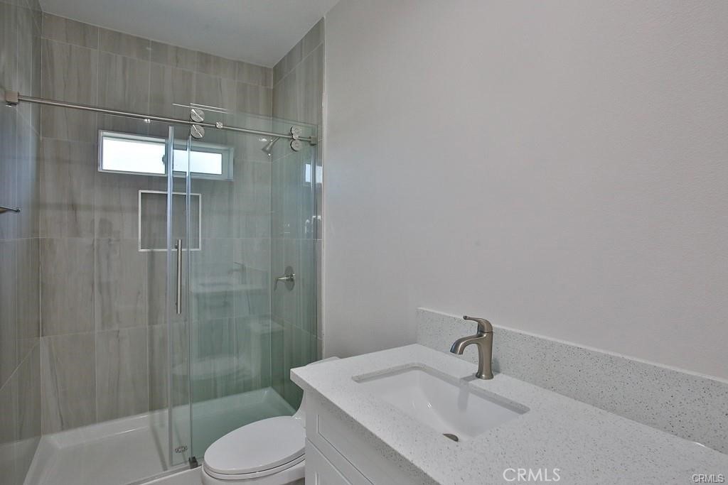 2302 W La Verne Avenue Property Photo 8