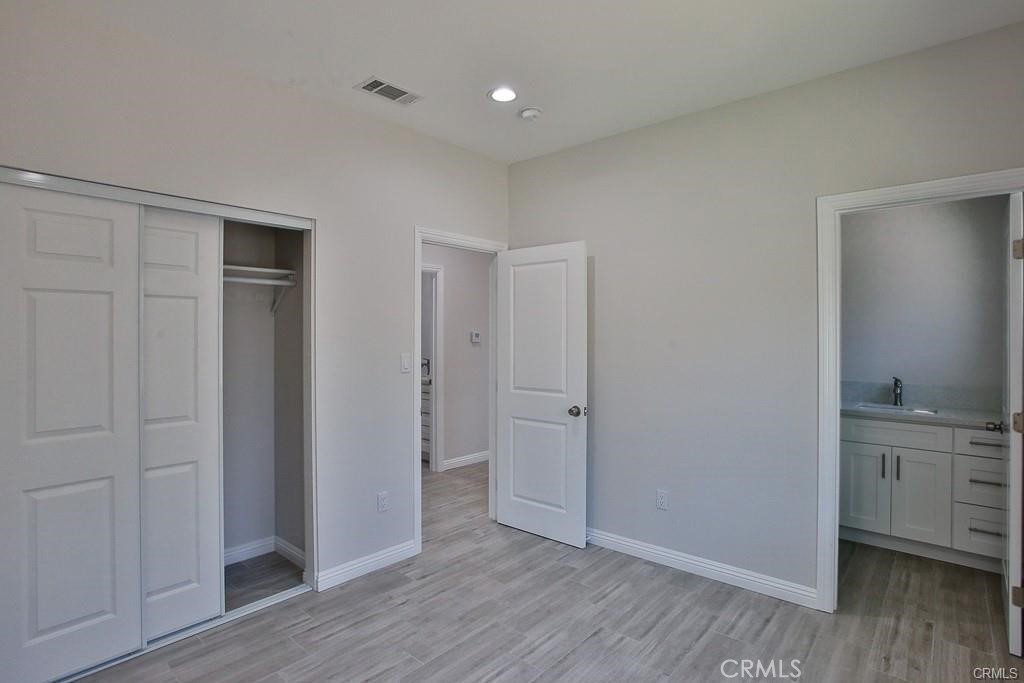 2302 W La Verne Avenue Property Photo 10
