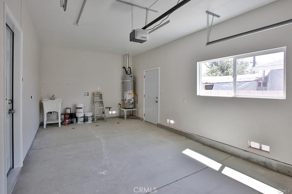 2302 W La Verne Avenue Property Photo 11