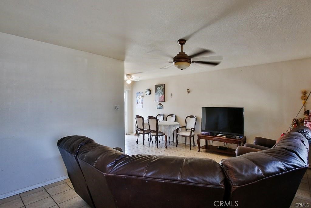 2302 W La Verne Avenue Property Photo 13