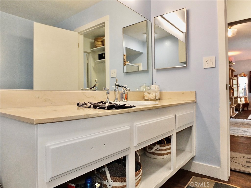 372 Carroll Park E 406 Property Photo 25