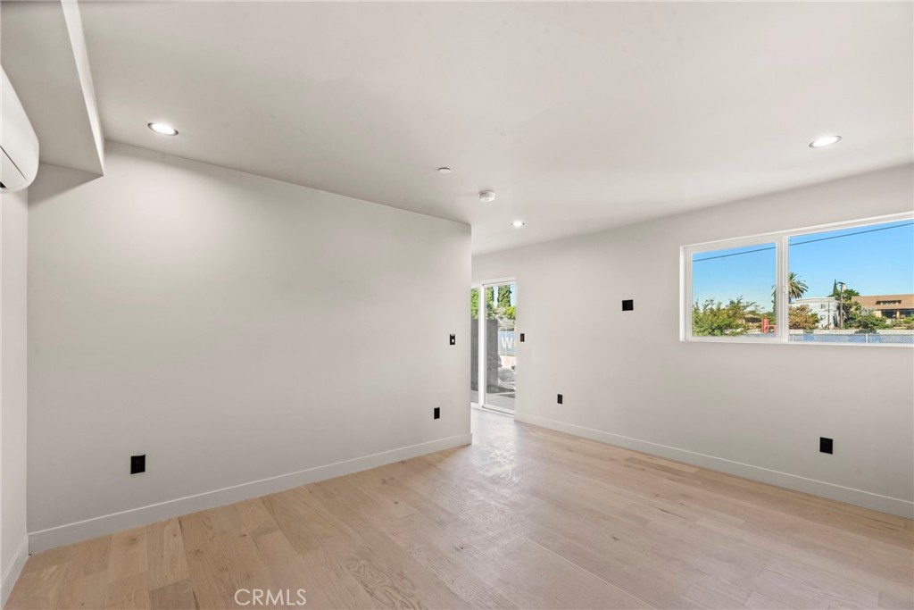 354 N Breed Property Photo 17