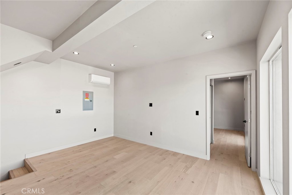 354 N Breed Property Photo 23
