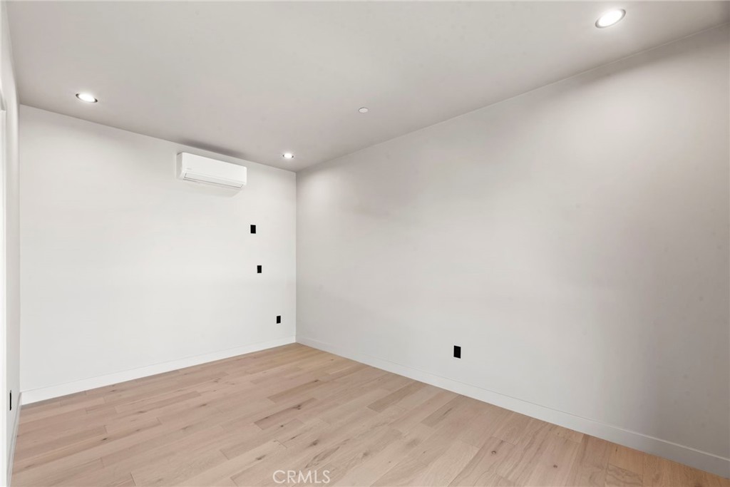 354 N Breed Property Photo 24