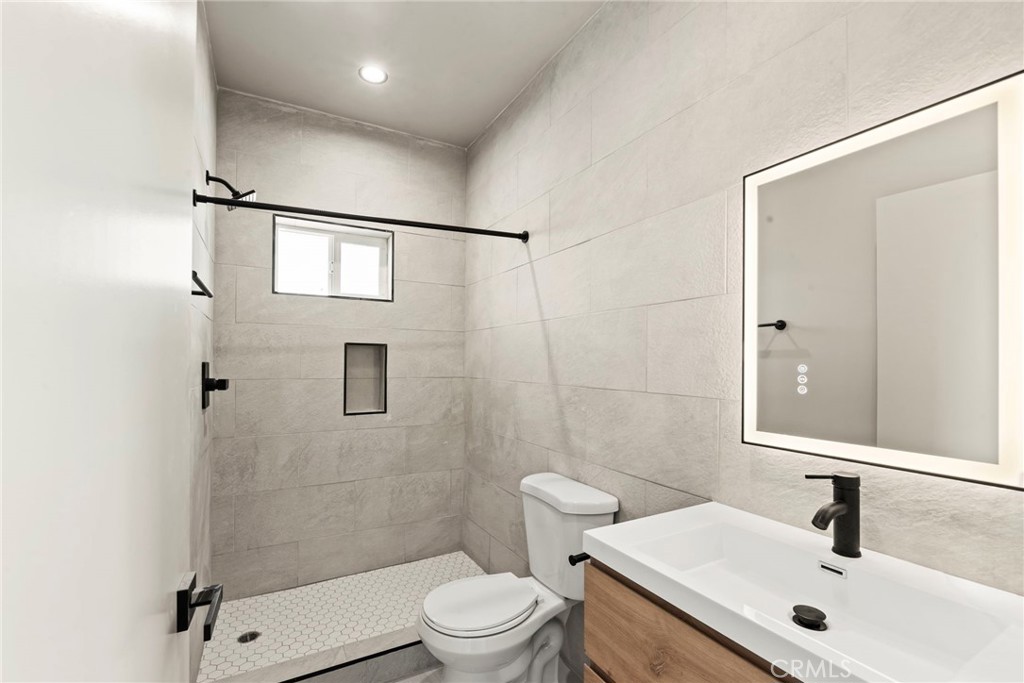 354 N Breed Property Photo 32