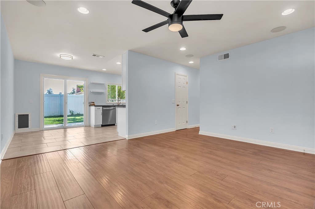 4352 Blueridge Property Photo 6