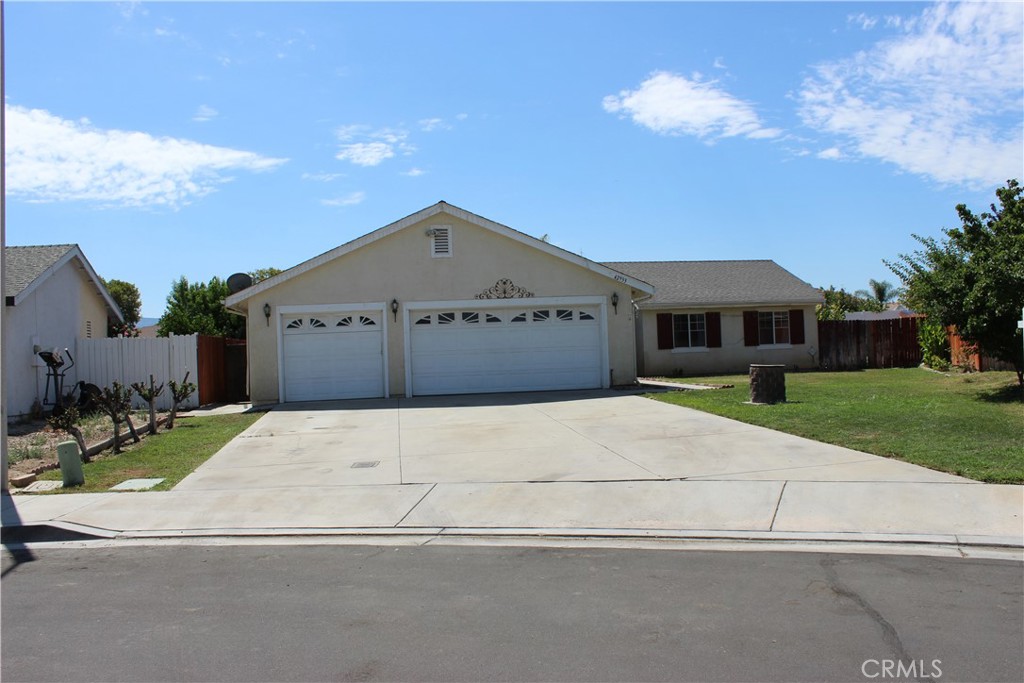 42933 Woodside Court Property Photo 2