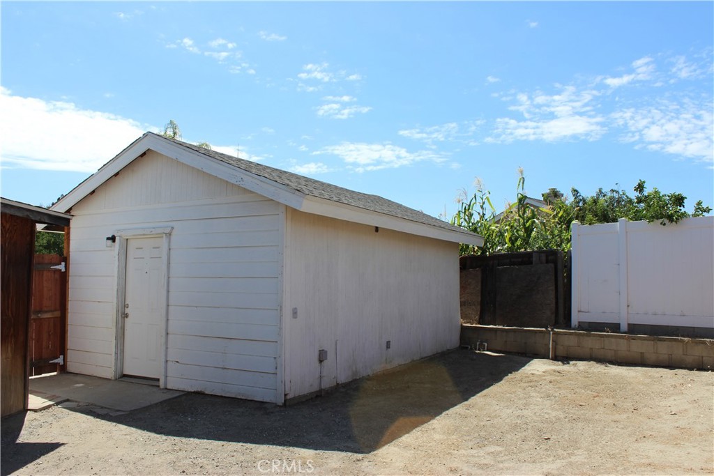 42933 Woodside Court Property Photo 5