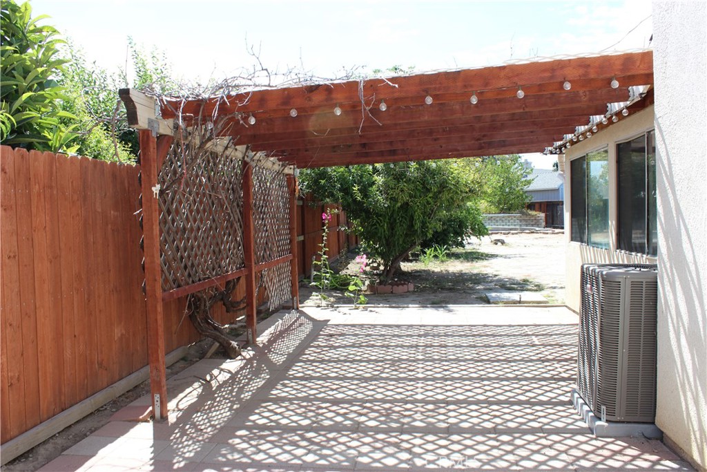 42933 Woodside Court Property Photo 7