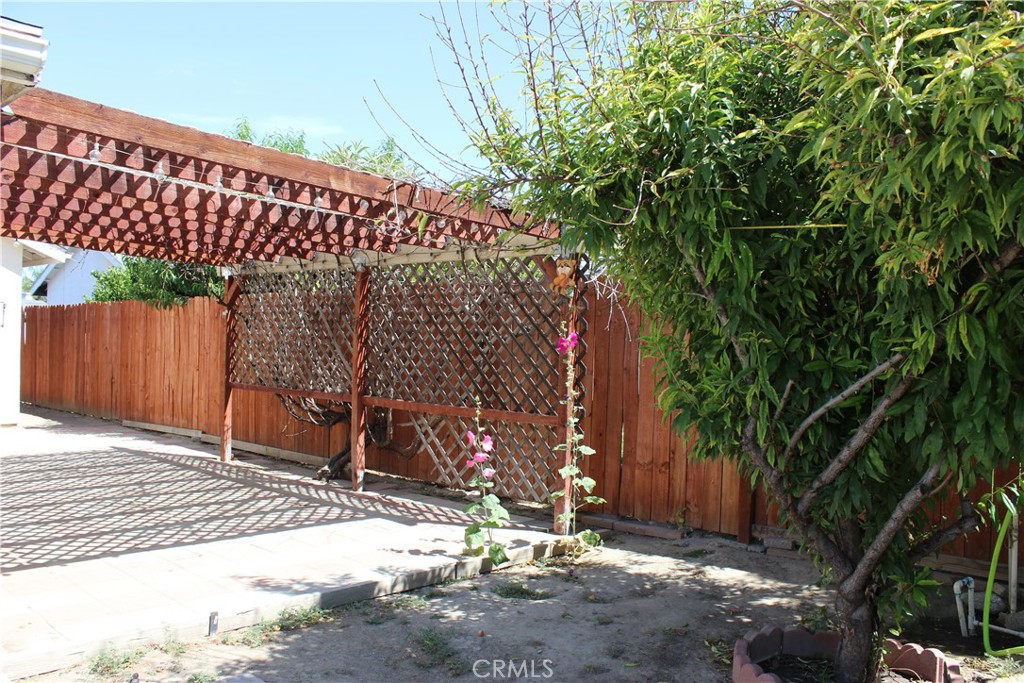 42933 Woodside Court Property Photo 8