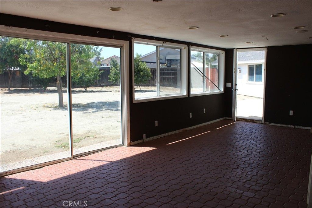 42933 Woodside Court Property Photo 12