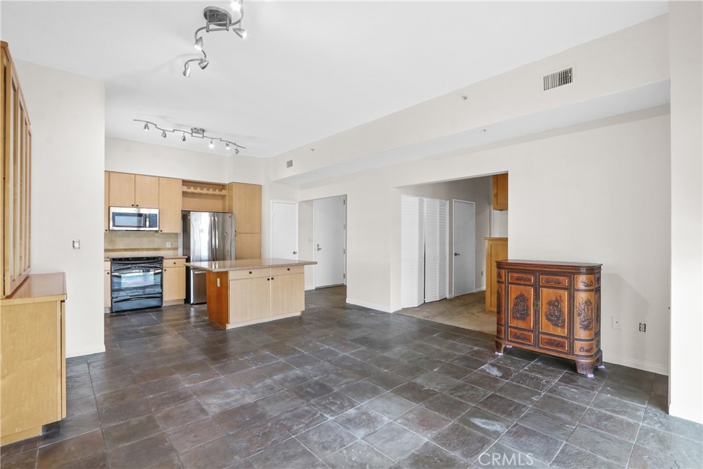 488 E Ocean Boulevard 1114 Property Photo 7