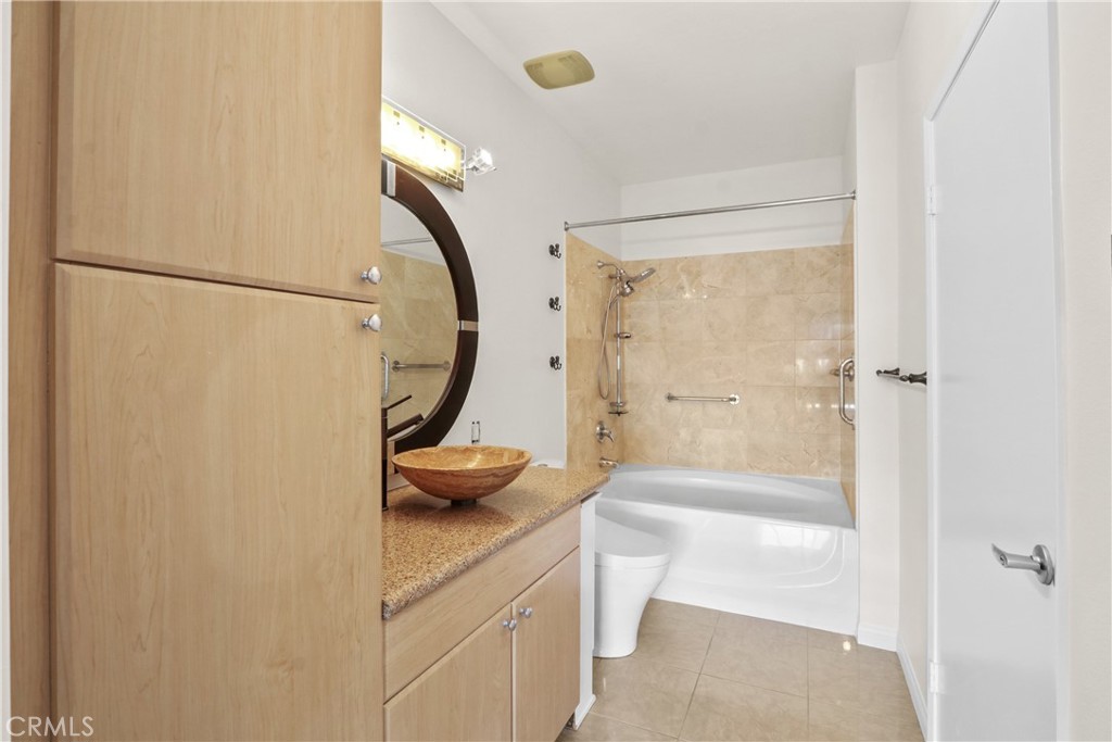 488 E Ocean Boulevard 1114 Property Photo 10