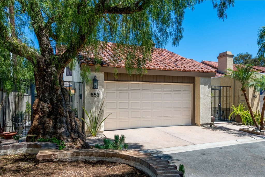 653 Park Property Photo