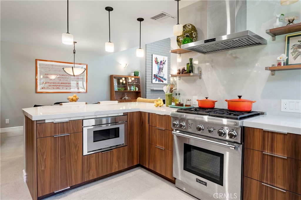653 Park Property Photo 10