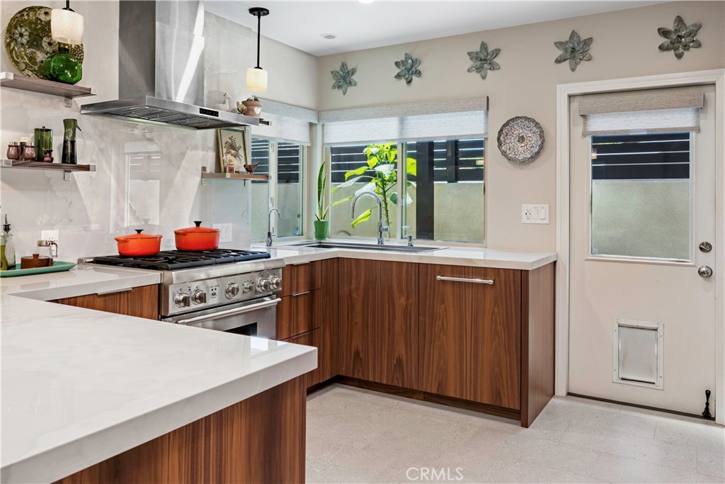 653 Park Property Photo 13