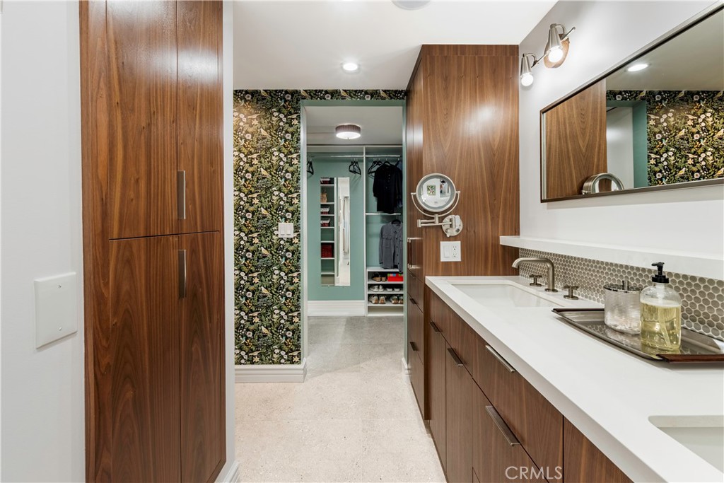 653 Park Property Photo 30
