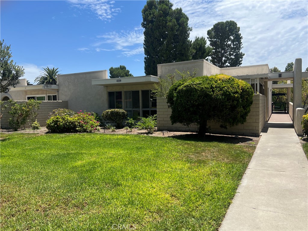 2238 Via Puerta E Property Photo 1