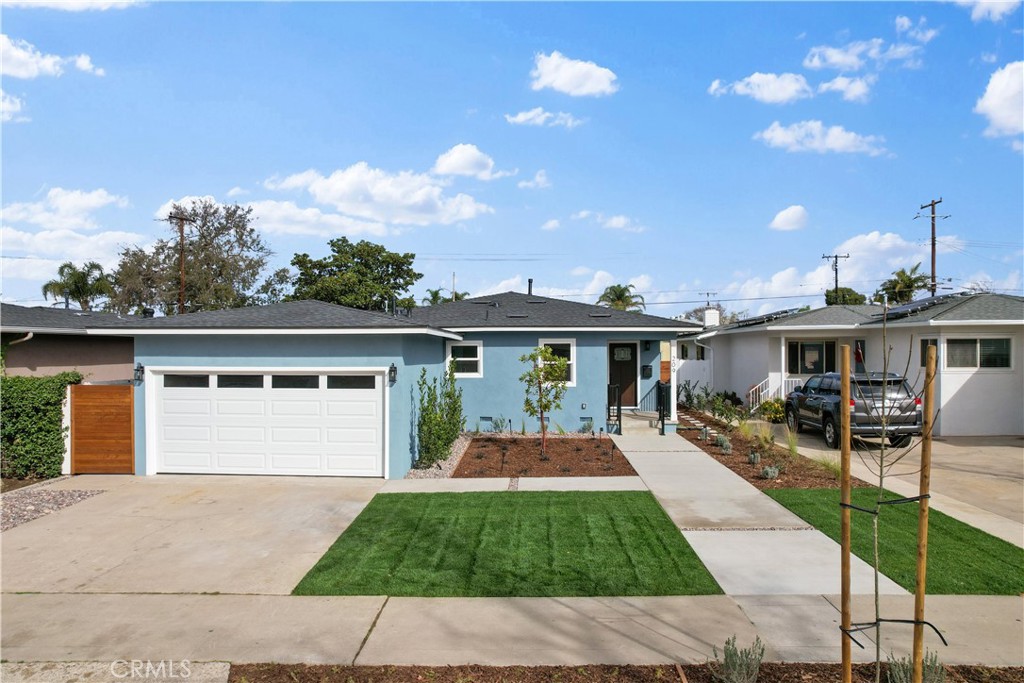 209 E Mayfair Property Photo 1
