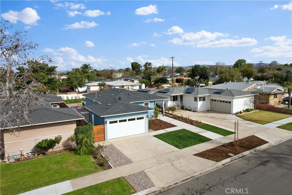 209 E Mayfair Property Photo 10