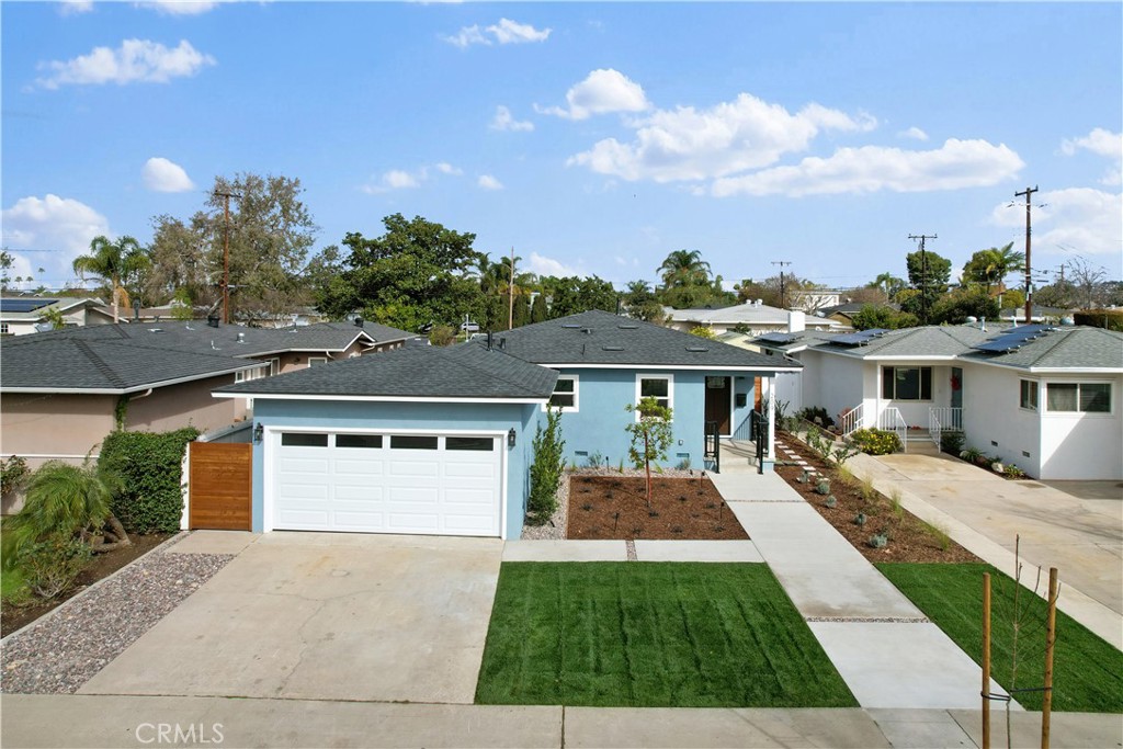209 E Mayfair Property Photo 11