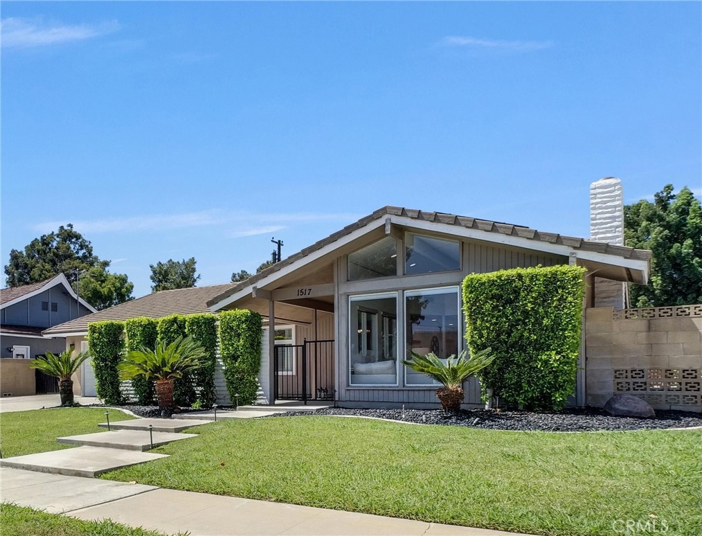 1517 E Riverview Property Photo 27