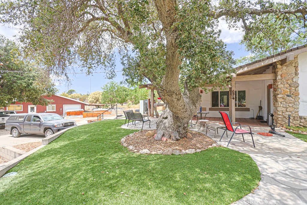 38181 Valley Oak Property Photo 6