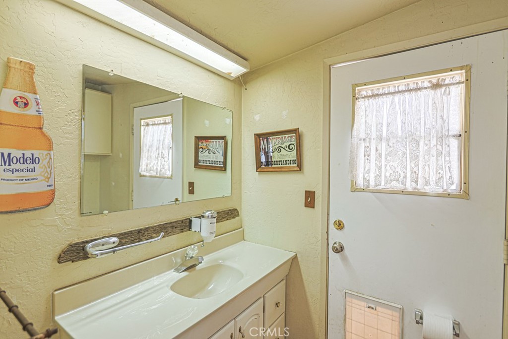 38181 Valley Oak Property Photo 43
