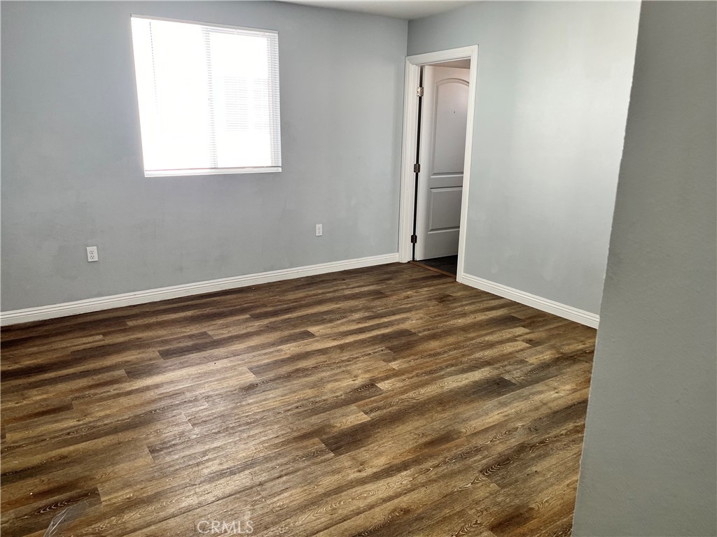 211 W 43rd Property Photo 8