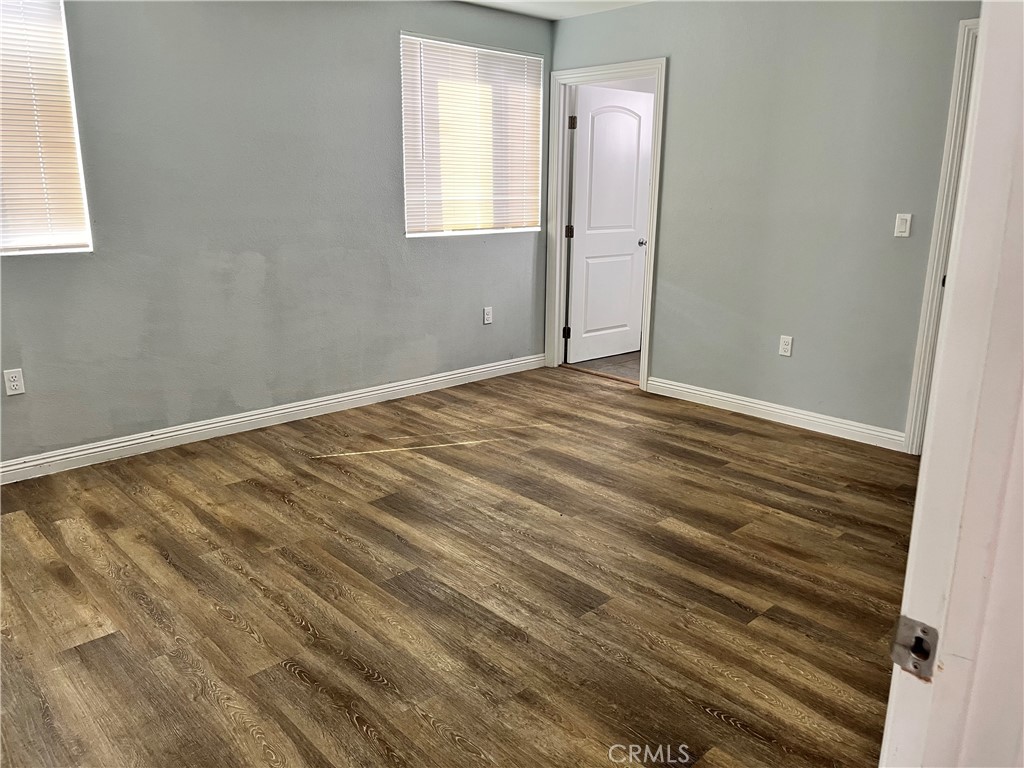 211 W 43rd Property Photo 10