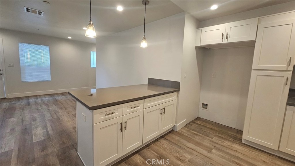 10962 1/2 Avalon Property Photo 6