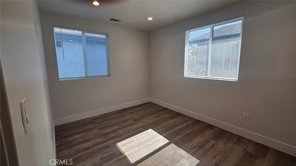 10962 1/2 Avalon Property Photo 25