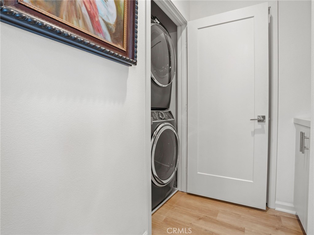 633 S Motif Property Photo 10