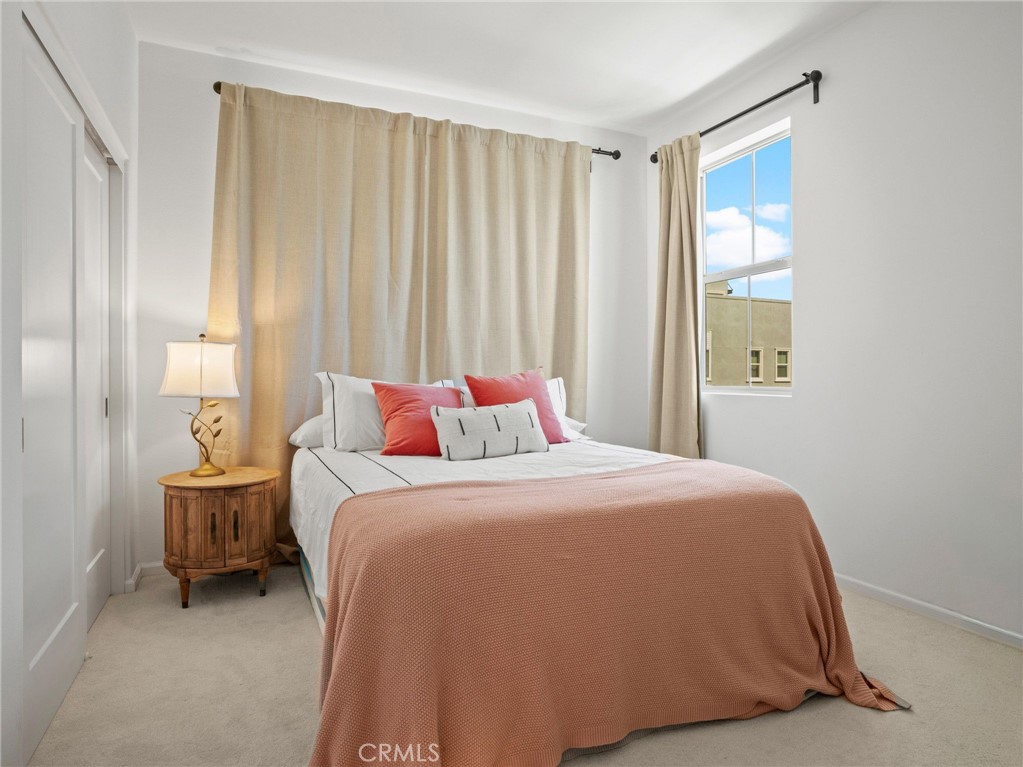 633 S Motif Property Photo 17