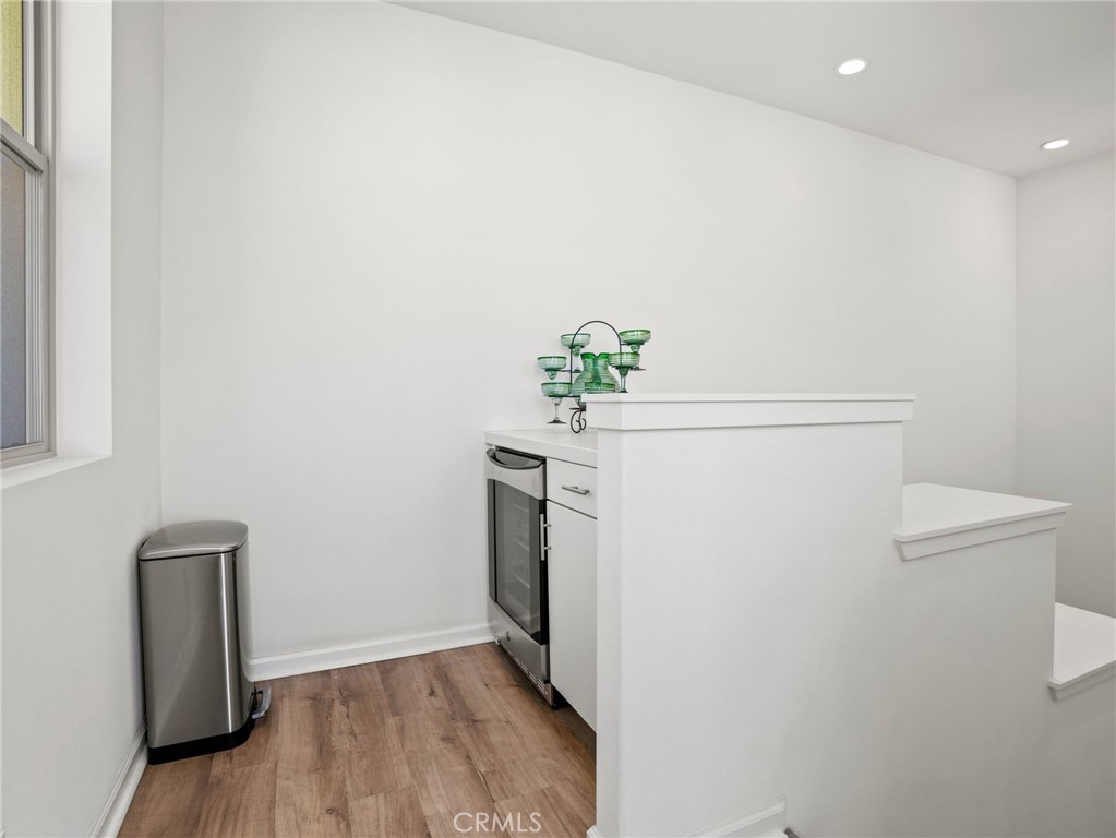 633 S Motif Property Photo 24