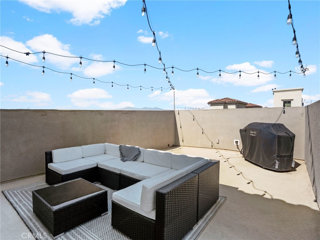 633 S Motif Property Photo 25